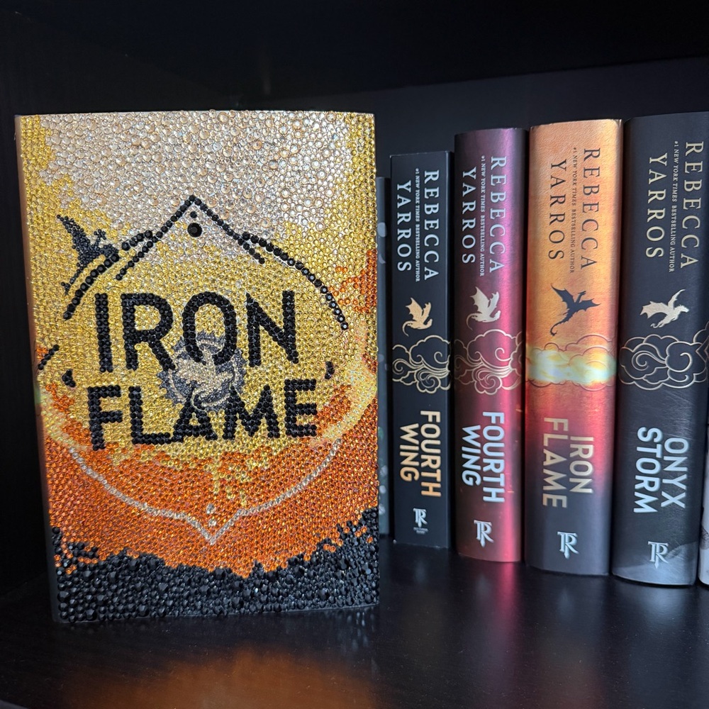Iron Flame by Rebecca Yarros - NEW (Fourth Wing book 2) Fantasy Romance - Picture 4 of 9